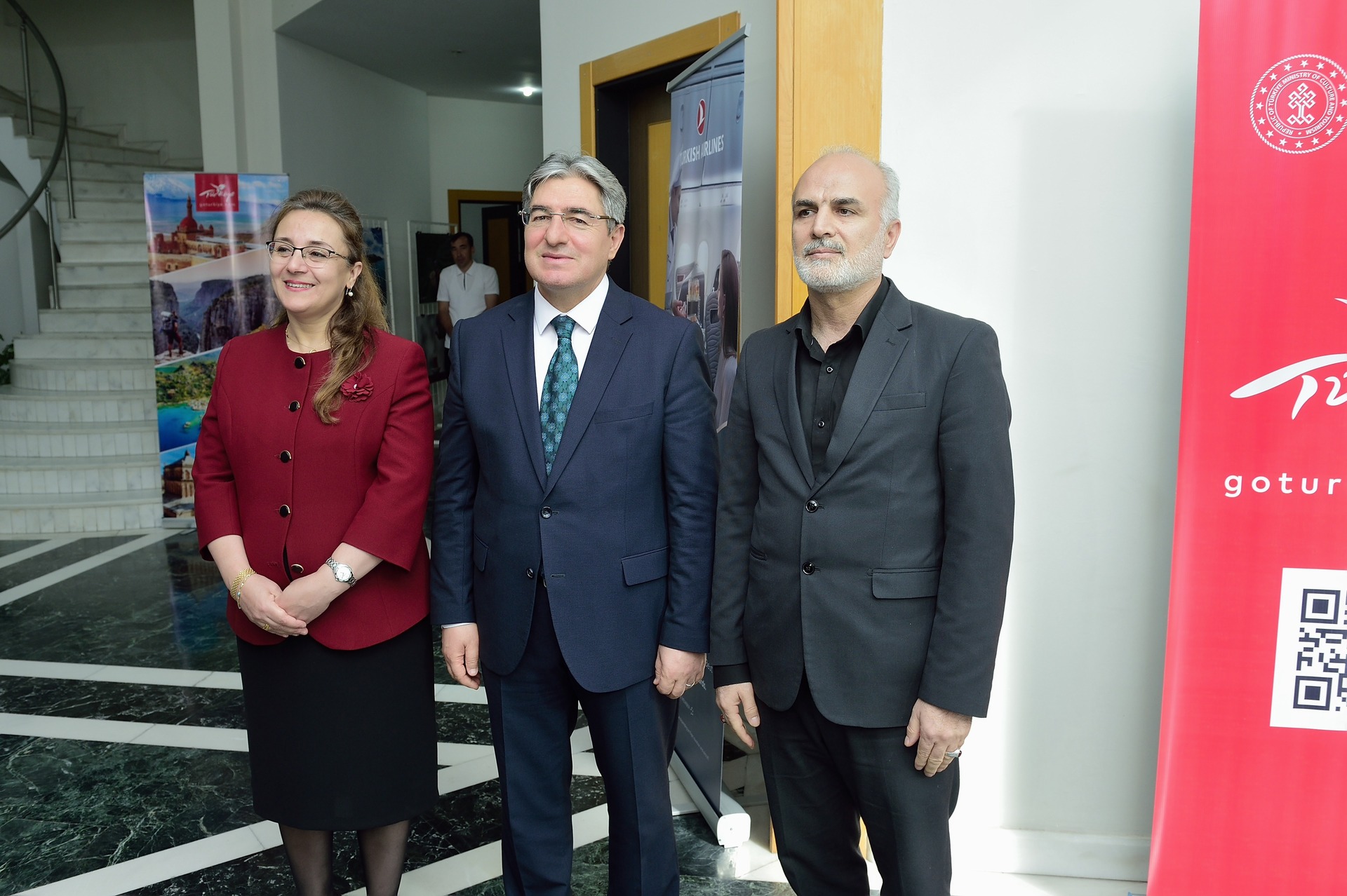 EYR-nyň T-ndaky ilçihanasynyň Medeniýet meseleleri boýunça geňeşçisi Abdolreza Abbasiniň Türkiýäniň Aşgabatdaky Ilçihanasynyň Medeniýet merkezinde Syýahatçylyk hepdiginiň dabaraly açylyşyna gatnaşmagy